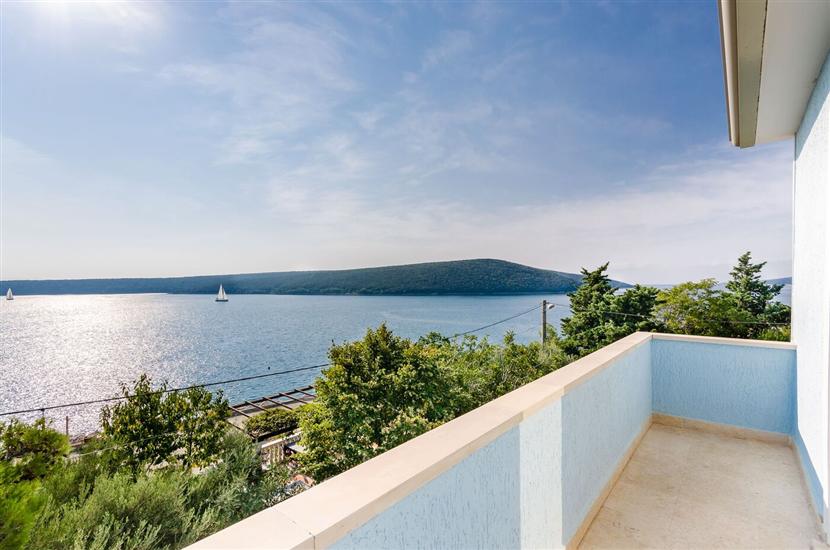 Apartment A2, for 6 persons