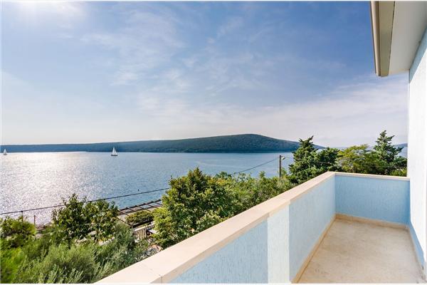 Apartment A2, for 6 persons