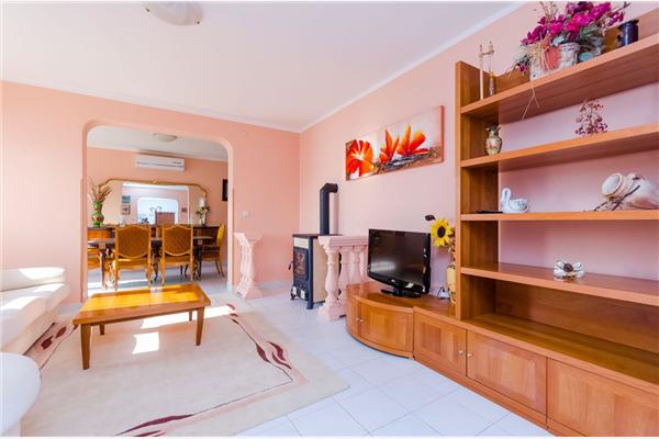 Apartment A2, for 6 persons