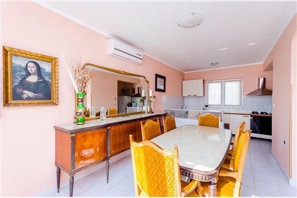 Apartment A2, for 6 persons