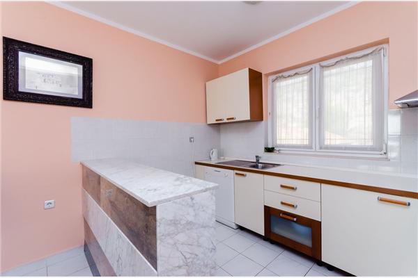 Apartment A2, for 6 persons