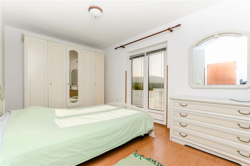 Apartment A2, for 6 persons