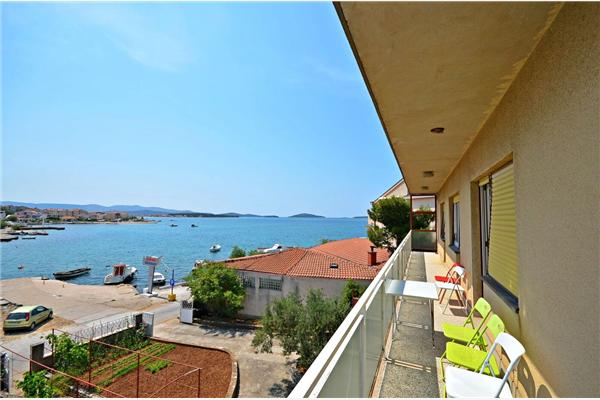 Apartment A1, for 8 persons