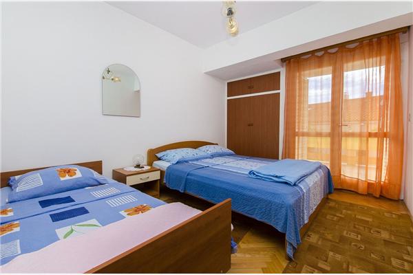 Apartment A1, for 6 persons