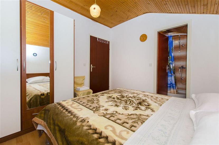 Apartment A1, for 6 persons