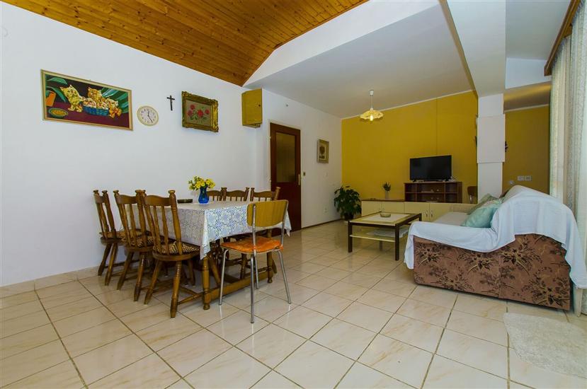 Apartment A1, for 6 persons