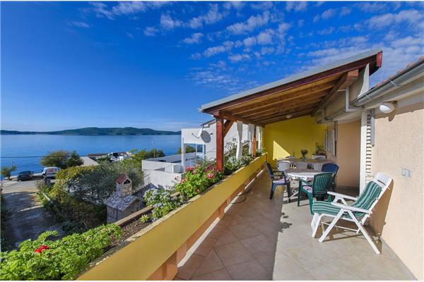 Apartment A1, for 6 persons