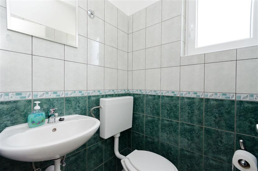 Apartment A1, for 5 persons