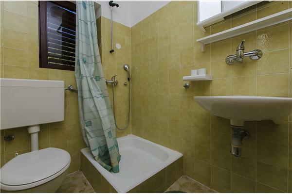 Apartment A1, for 5 persons