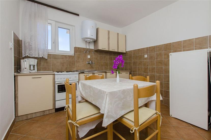 Apartment A2, for 5 persons