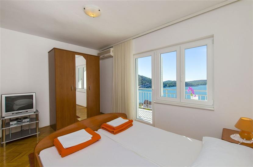 Apartment A2, for 5 persons