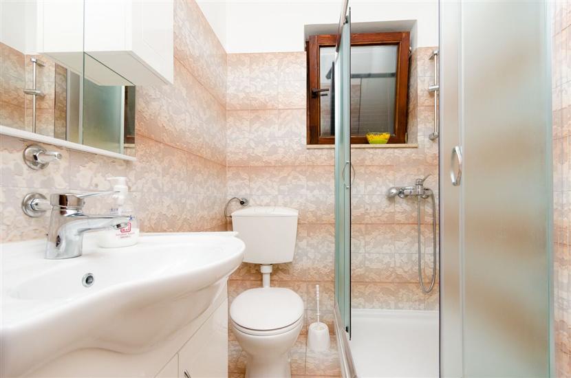 Apartment A1, for 5 persons