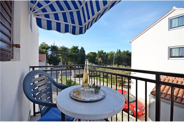 Room S2, for 2 persons