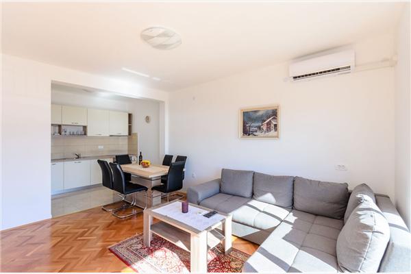 Apartment A1, for 6 persons