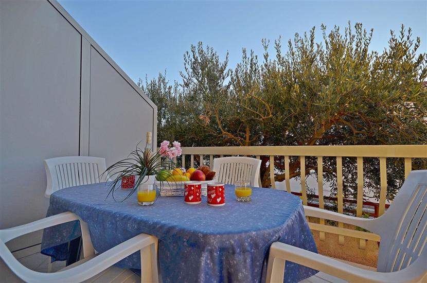 Apartment A7, for 5 persons