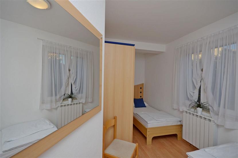 Apartment A7, for 5 persons