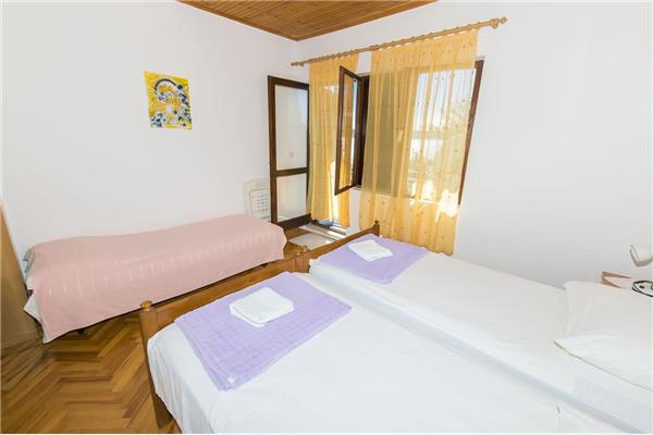 Apartment A1, for 6 persons