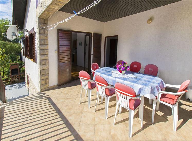 Apartment A1, for 6 persons