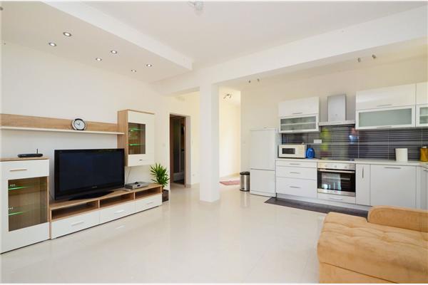 House K1, for 11 persons