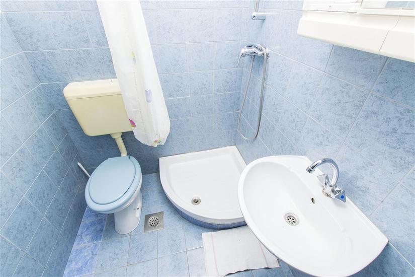 Apartment A5, for 5 persons