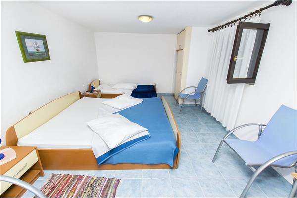 Apartment A5, for 5 persons