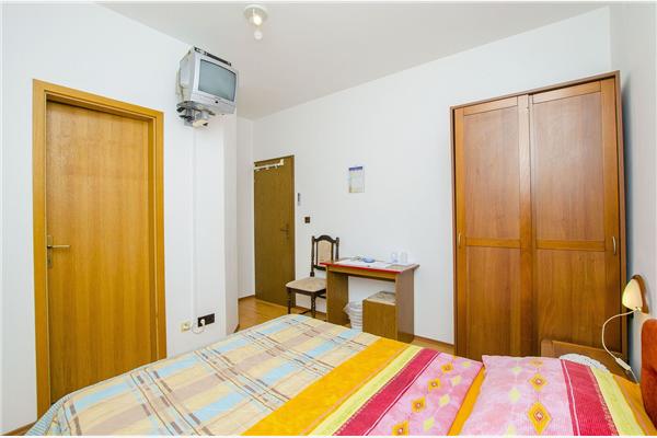 Room S5, for 2 persons
