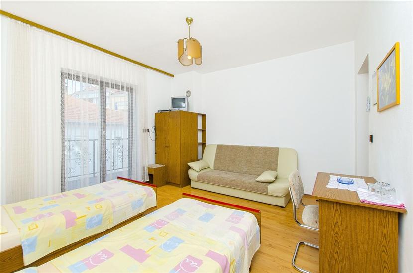 Room S7, for 2 persons