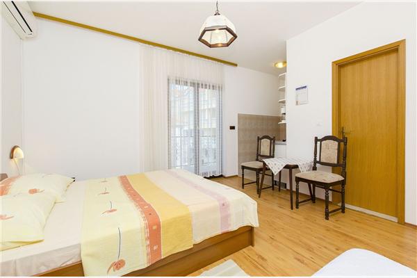 Apartment A8, for 2 persons