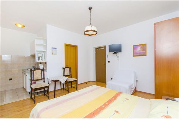 Apartment A8, for 2 persons