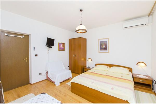 Apartment A8, for 2 persons