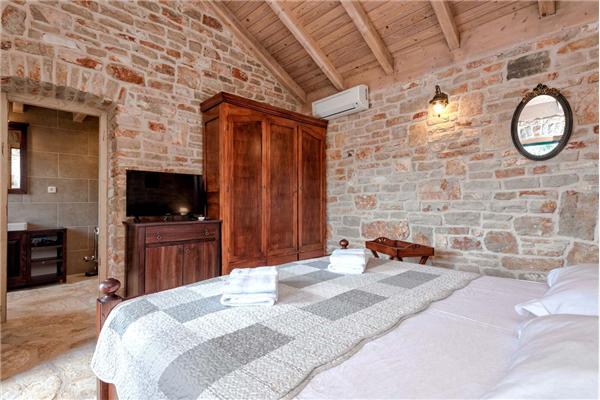 House K1, for 10 persons