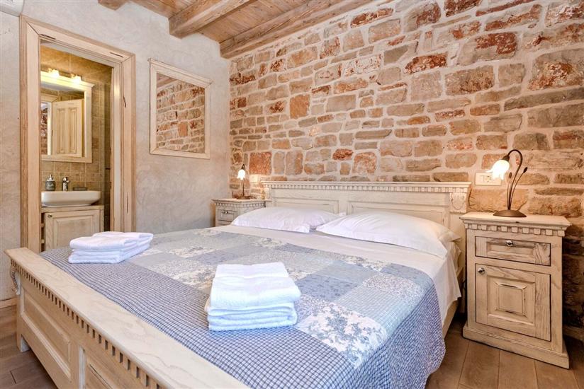 House K1, for 10 persons