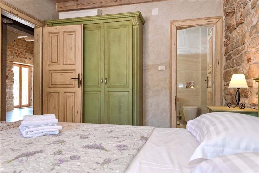 House K1, for 10 persons