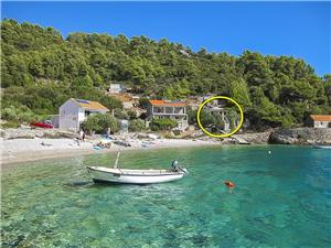 House Herta Middle Dalmatian islands, Remote cottage, Size 63.00 m2, Airline distance to the sea 15 m