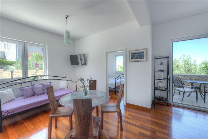 Apartment A1, for 5 persons