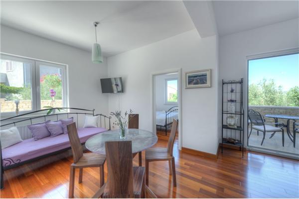 Apartment A1, for 5 persons