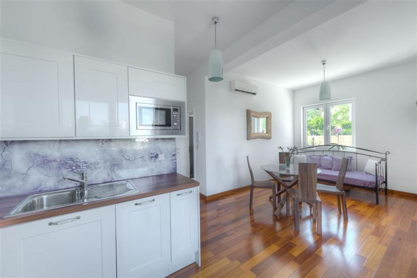 Apartment A1, for 5 persons