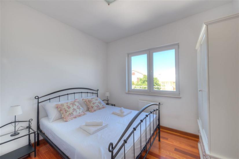 Apartment A1, for 5 persons