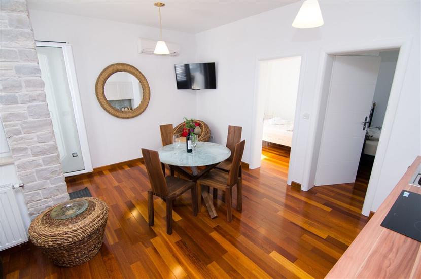 Apartment A7, for 4 persons