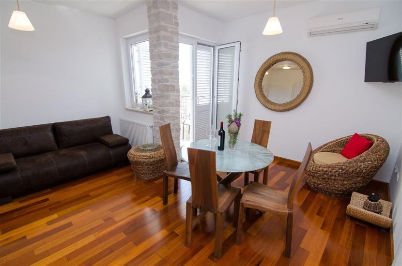 Apartment A7, for 4 persons