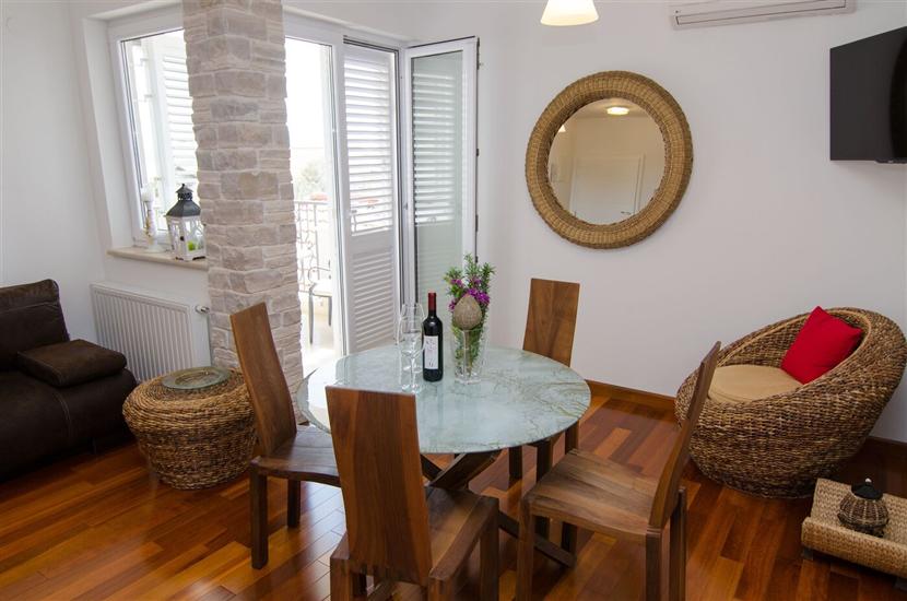 Apartment A7, for 4 persons