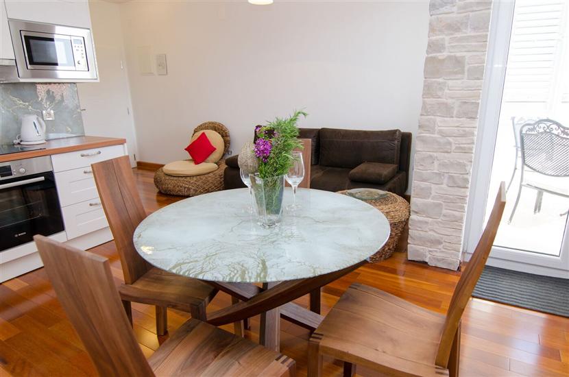 Apartment A7, for 4 persons