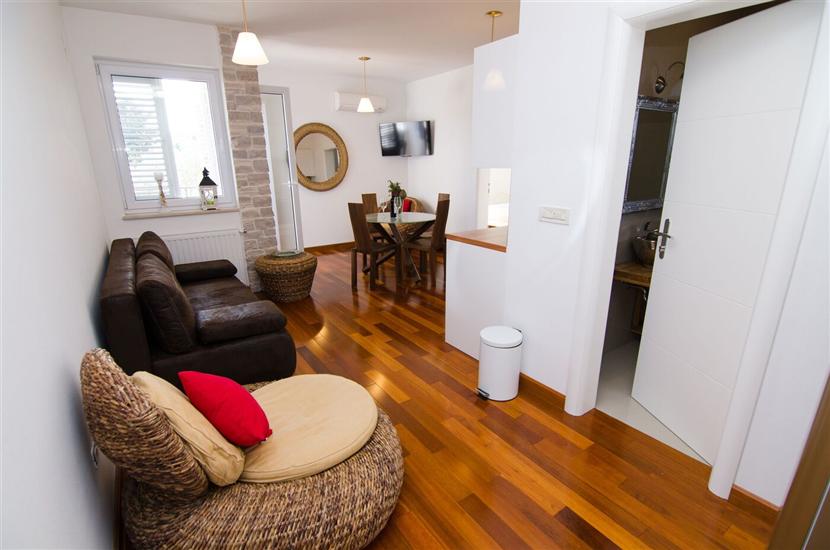 Apartment A7, for 4 persons