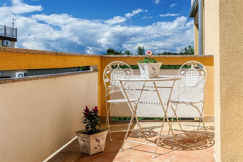 Apartments and Rooms Gordana