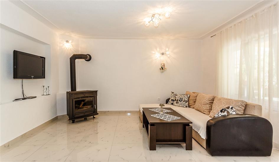 Apartment A7, for 6 persons