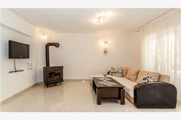 Apartment A7, for 6 persons