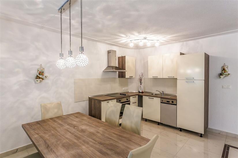 Apartment A7, for 6 persons