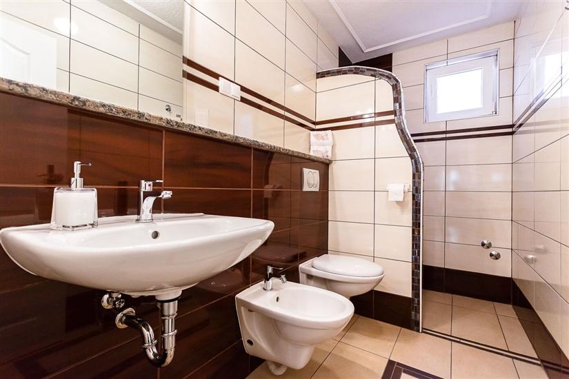 Apartment A7, for 6 persons