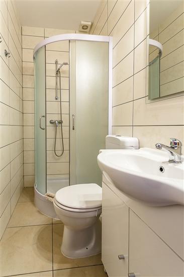 Room S1, for 3 persons