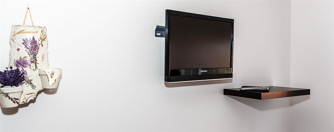 Room S2, for 3 persons